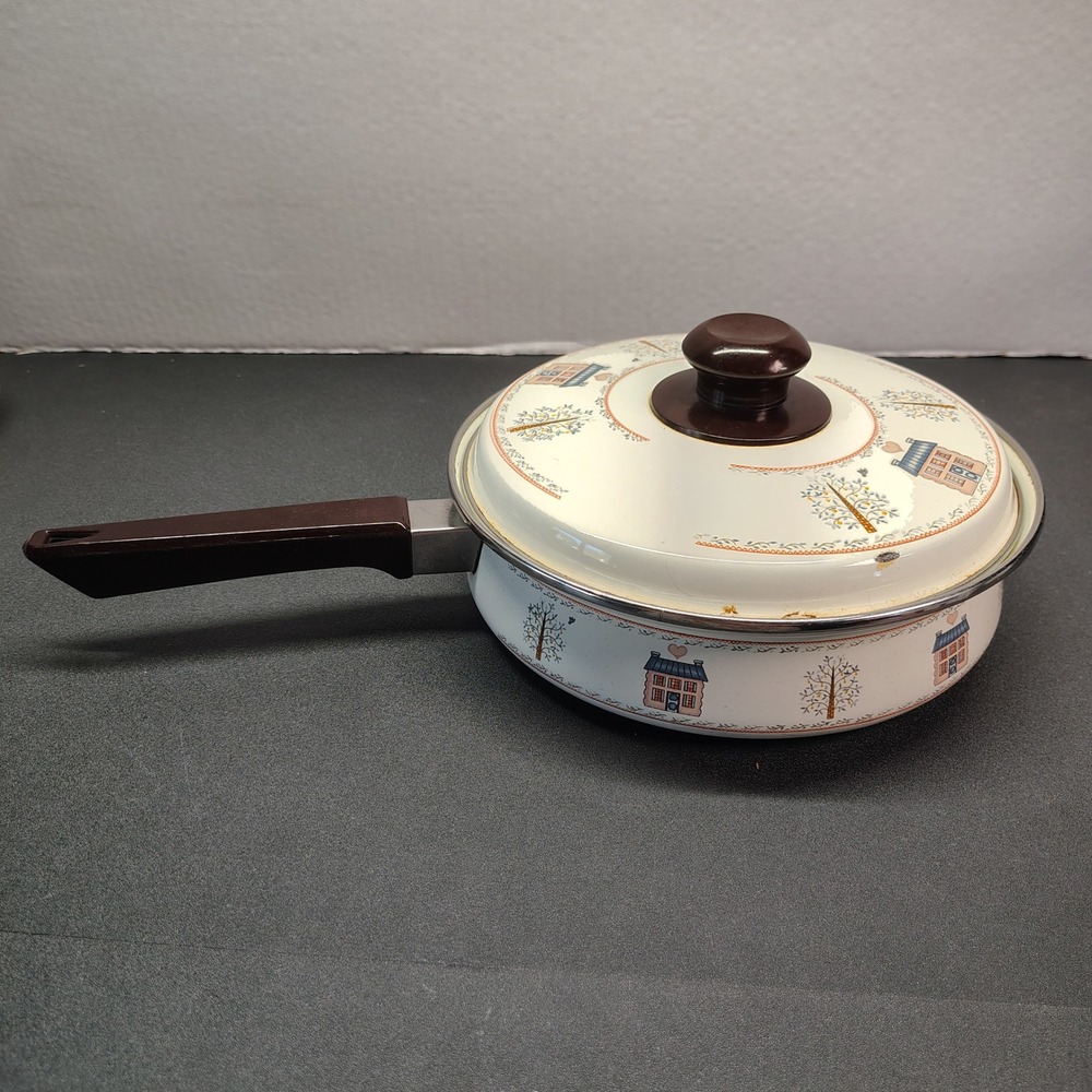 Vintage Rare Enamel Skillet8 Inch Cream (Cottagecore Folk Art)